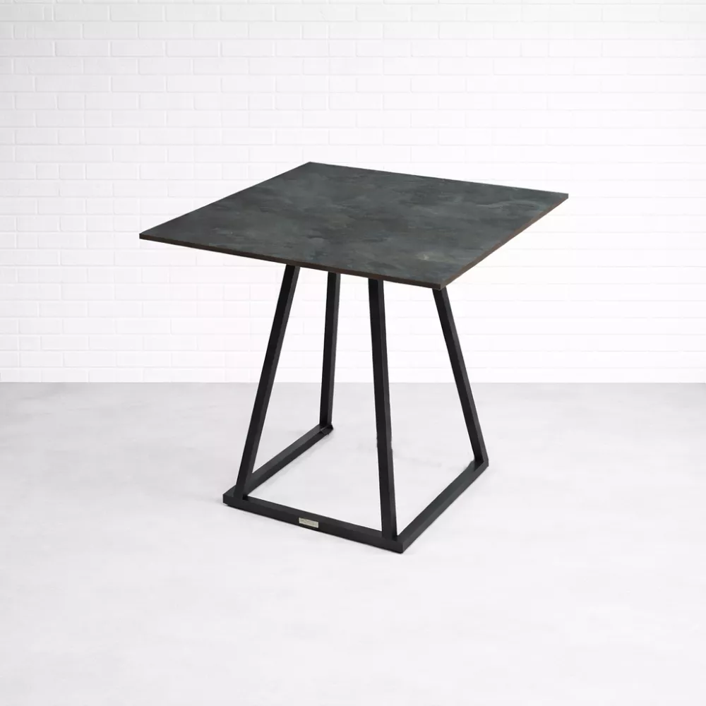 Trapdinersquareblacktoptable