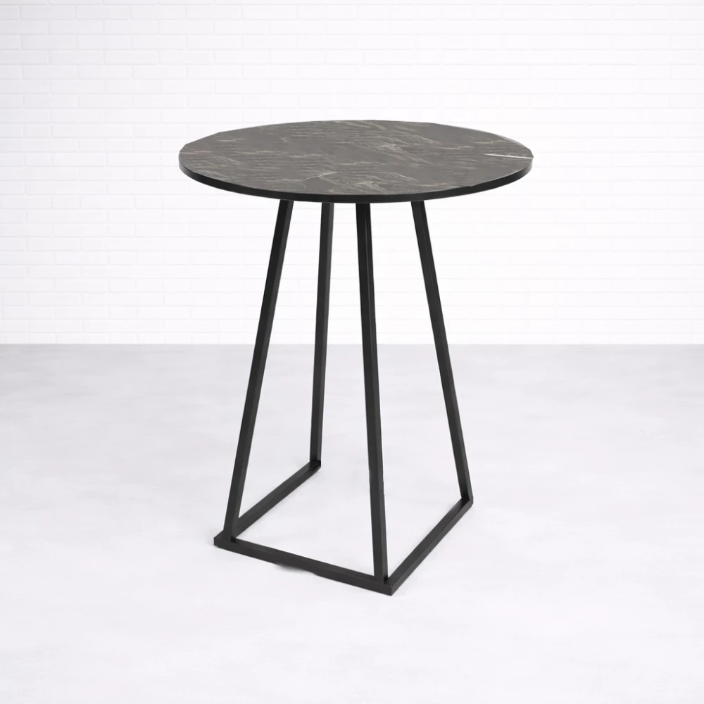 Trappartyroundblackmtopposeur