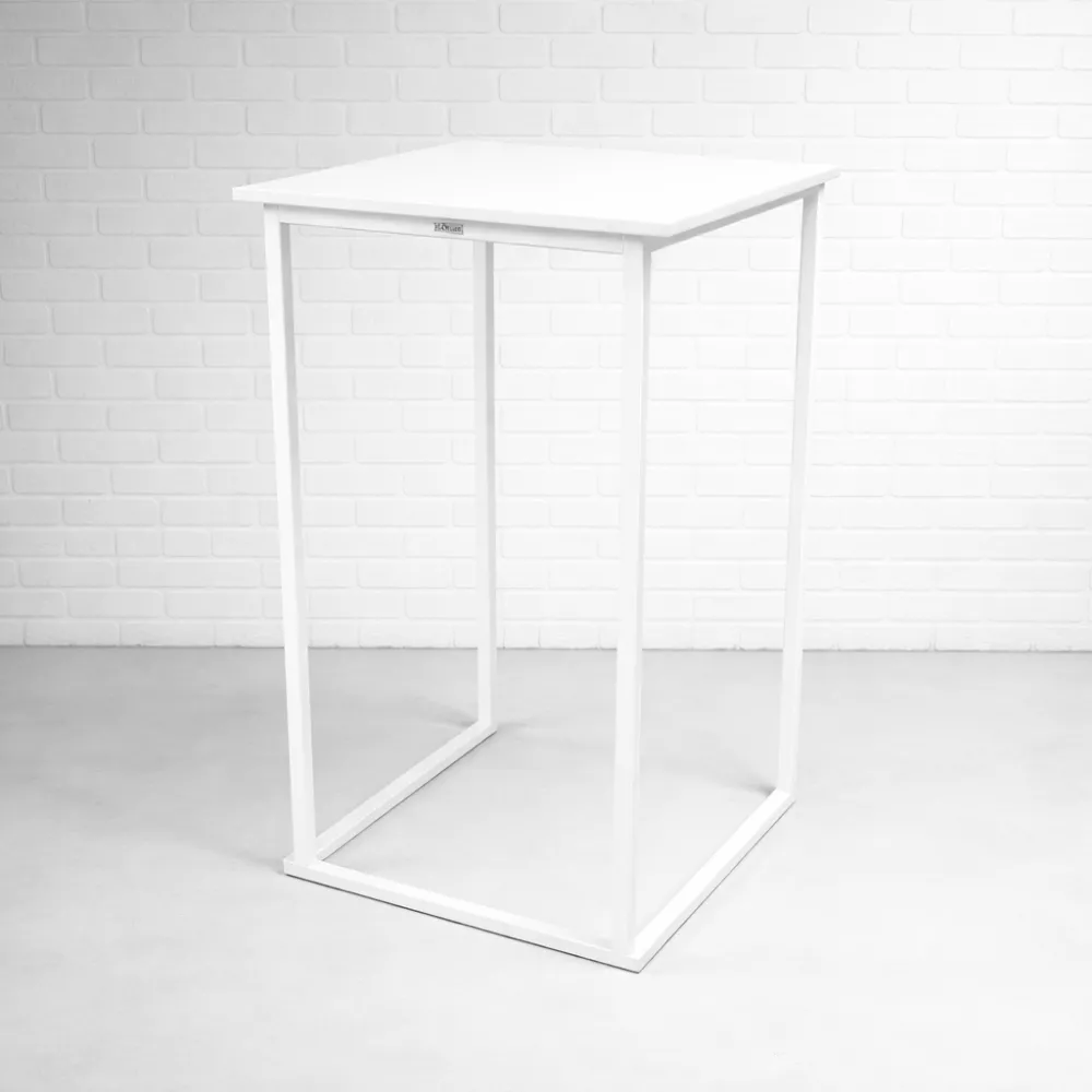 Whitecubicposeurtable