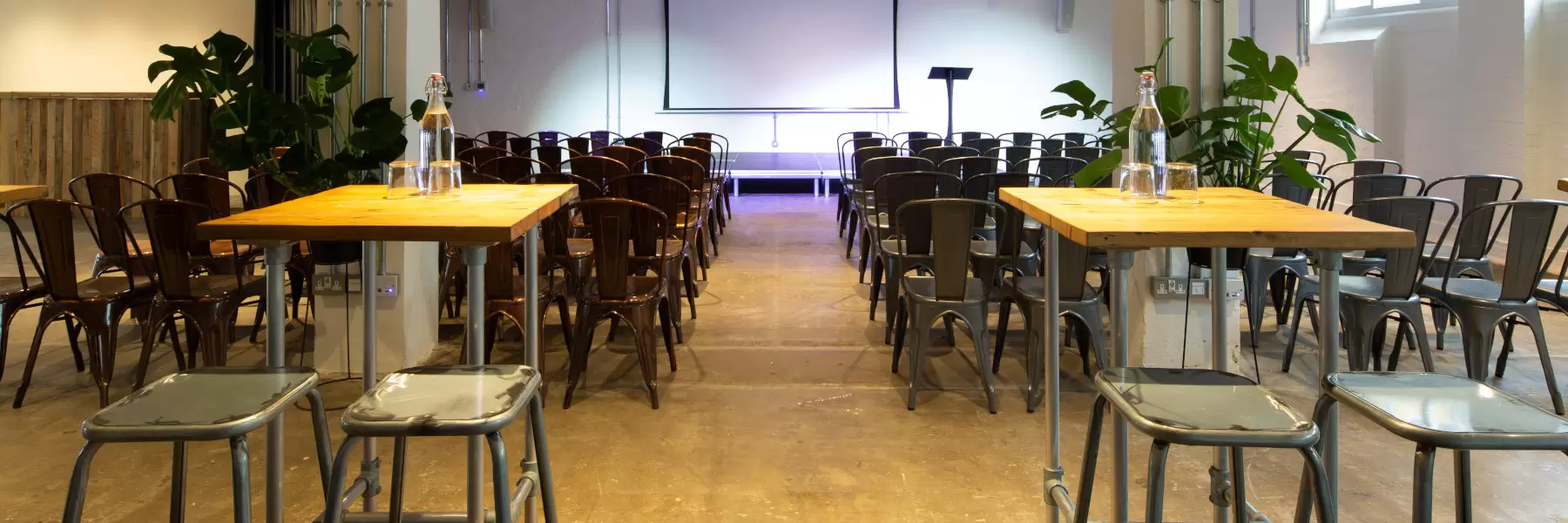 conference-furniture-hire-london-by-yahire.webp